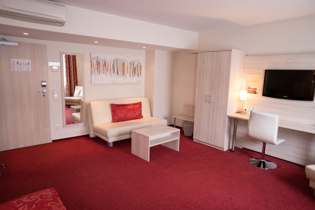 Hotel Roedelheimer Hof - Am Wasserturm Fráncfort del Meno Habitación foto