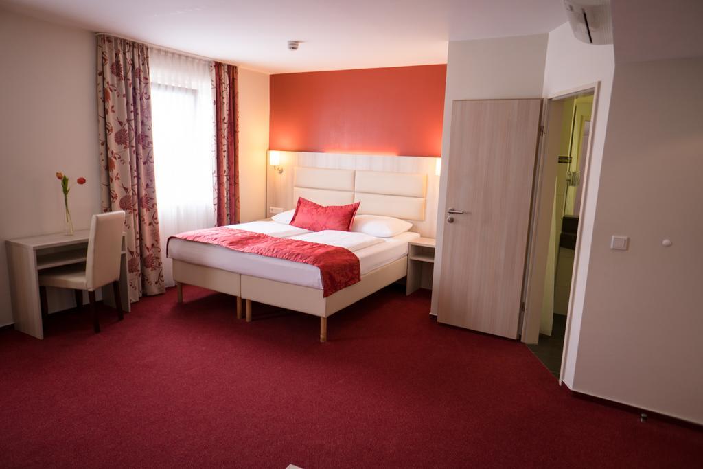 Hotel Roedelheimer Hof - Am Wasserturm Fráncfort del Meno Habitación foto