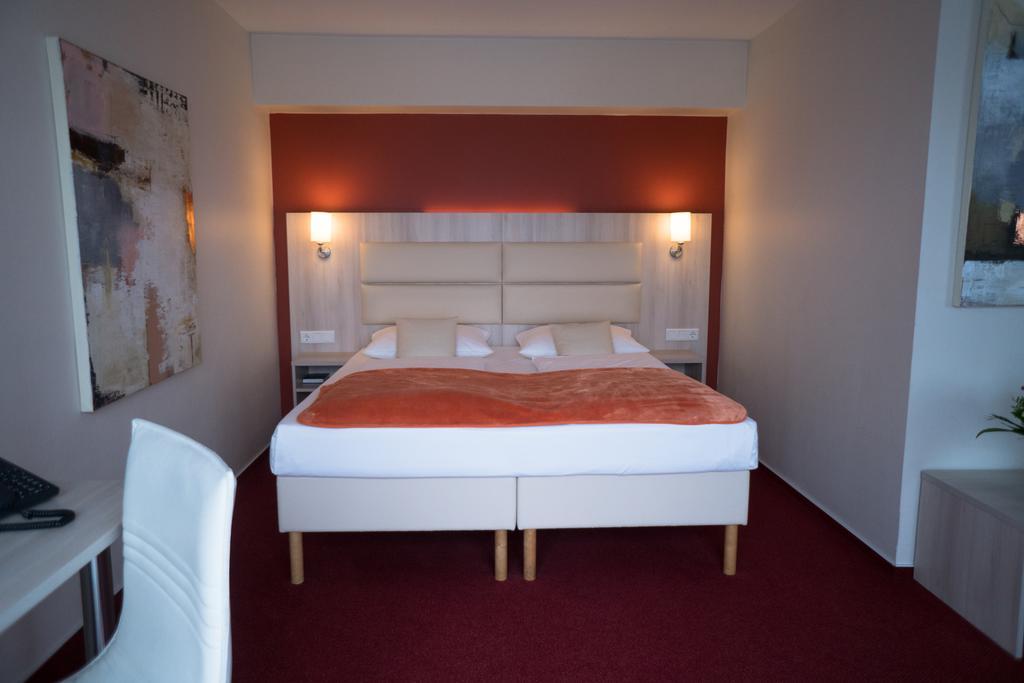 Hotel Roedelheimer Hof - Am Wasserturm Fráncfort del Meno Habitación foto